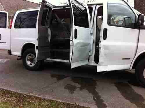 Find Used 2005 Chevy Express 3500 Passenger 1 Ton Van In