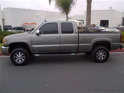 Gmc sierra 2500hd slt low miles extended cab truck diesel 6.6l v8 fi turbo silve