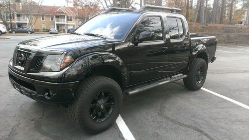 2010 frontier 4x4 le, 5 in suspension lift, black w/ gray leather- fully custom!