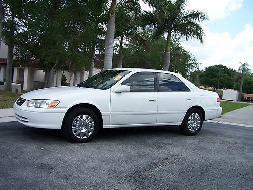 2000 toyota camry le v6 white with tan leather only 63,360 miles cold air auto