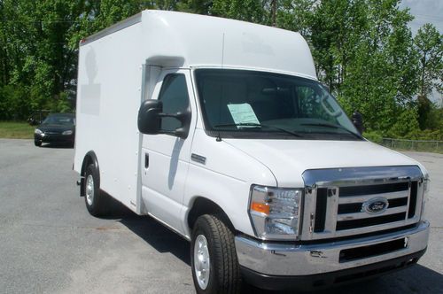 2008 ford e-350 super duty base cutaway van 2-door 5.4l