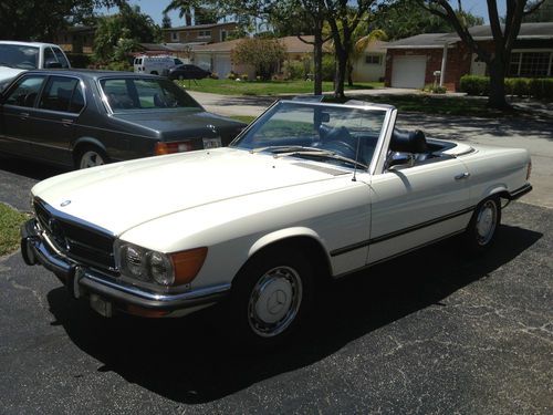 Immaculate 40k mile mercedes sl white/navy best color maintained, new a/c, clean