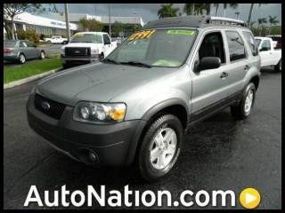 2006 ford escape 4dr 3.0l xlt leather extra clen one owner low miles ! ! ! !