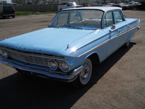 1961 impala $-door hardtop