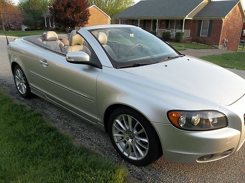 2008 volvo c70 t5 convertible 2d clear title low mileage  like new