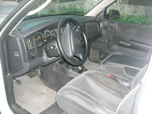 Dodge dakota extra cab with snug top shell, white,automatic,
