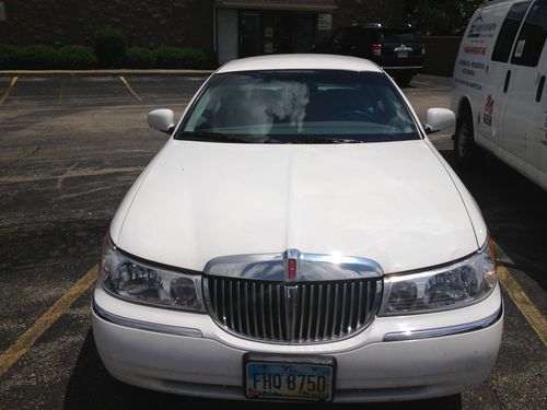 2000 lincoln town car - signature series - low miles