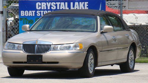 1998 lincoln town car signature series with 61,000 miles selling no reserve