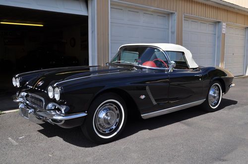 1962 corvette 327/300hp 4 speed #'s matching restored black with red interior
