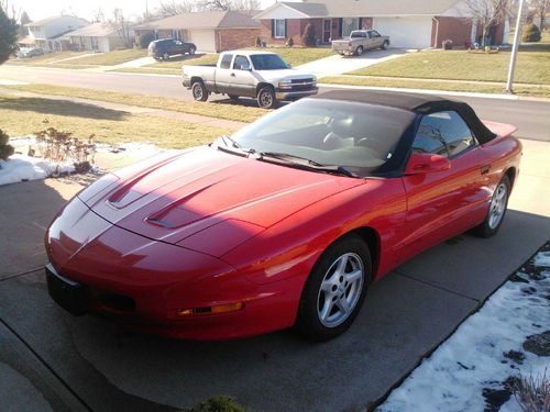 1995 pontiac firebird base convertible 2-door 3.4l