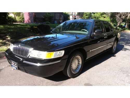 Stunning full size premium sedan with full power and low miles!!  - no reserve!