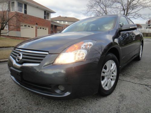 2010 nissan altima 2.5 s. very clean!