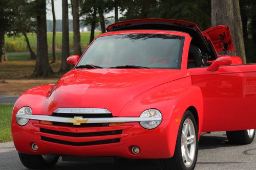 2004 chevrolet ssr base convertible 2-door 5.3l