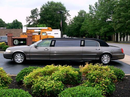 2003 - 1 owner! special order wide-body limo! you gotta see it! $99 no reserve!