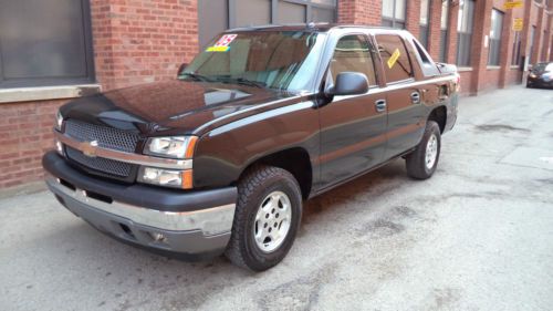 2005 chevrolet avalanche ls 1500 4x4 one owner 26,000 actual miles 5.3 v8 vortec