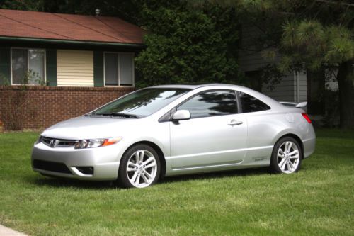 2006 honda civic si in excellent cond!