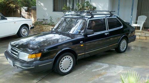 900 s  hatchback with cool rack- no reserve