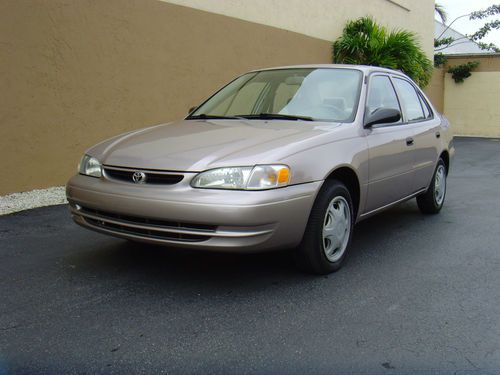 Toyota corolla 99 clean title good condition