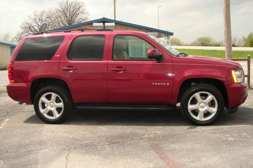 2007 chevy tahoe ltz~fully loaded~5.3l~4x4~built in navigation~leather~maroon