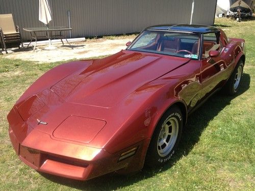 1981 chevrolet corvette base coupe 2-door 5.7l