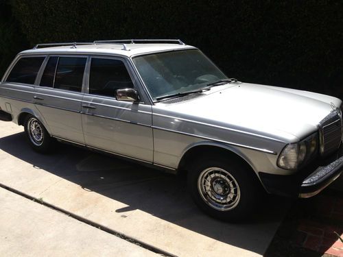 1979 mercedes 300td wagon- rare silver over black interior