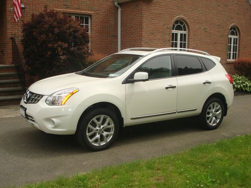 2012 nissan rogue sl awd, 17878 miles, navigation, pearl white, original owner