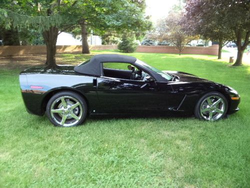 2006 corvette convertible 6spd only 8900 miles z51 3lt chrome rims tripple black