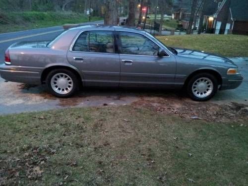 2000 ford crown victoria lx