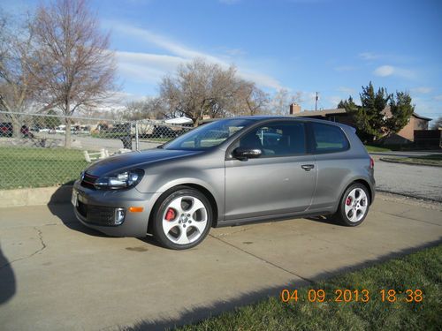 2010 volkswagen gti base hatchback 2-door 2.0l