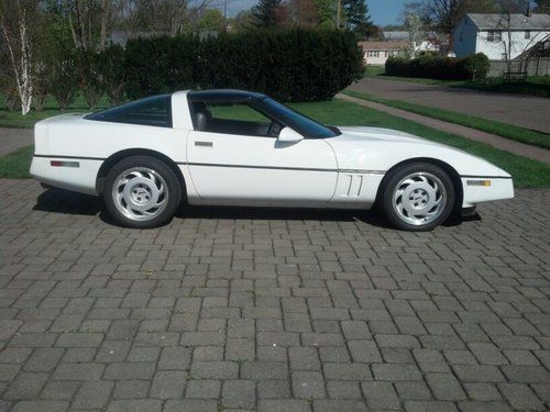 1985 chevrolet corvette base hatchback 2-door 5.7l-low low reserve