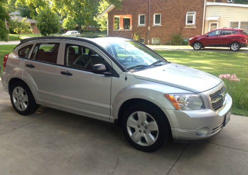 2007 dodge caliber sxt hatchback 4-door 2.0l