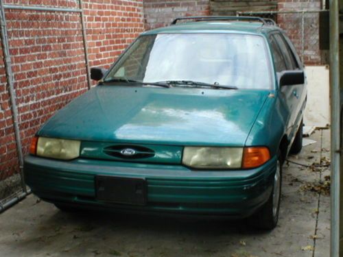 1995 ford escort lx wagon  parts car or retore.