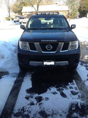 2005 nissan pathfinder le fully loaded, low miles