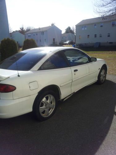 2001 white chevy cavalier 2 door sports coupe for parts or repair no reserve