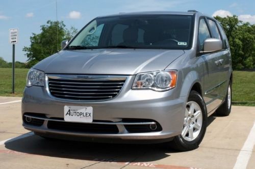 2013 chrysler town &amp; country touring leather entertainment system