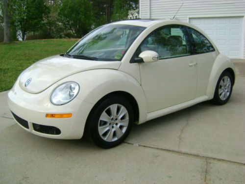 2010 volkswagen beetle 2.5l with 21,219 miles *factory warranty* like new