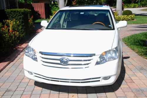2007 toyota avalon limited sedan 4-door 3.5l, excellent , single family owned