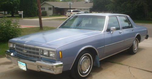 1983 chevrolet impala vg condtion 70,900  actual miles