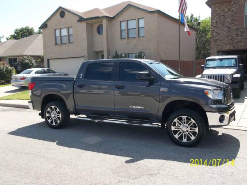 2012 toyota tundra base extended crew cab pickup 4-door 5.7l