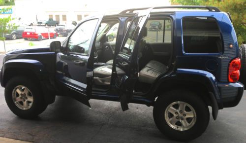 Sell used 2002 Jeep Liberty Limited 4WD 3.7L V6 Lifted in ...