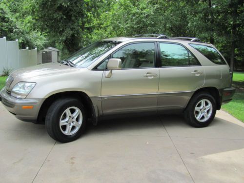 Lexus rx300 ~2001 ~ only 77k miles =runs like new- excellent condition