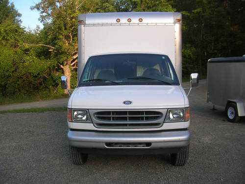 2002 e450 white box truck with 14 foot box,dulle wheel, gas v-10 auto 28k miles