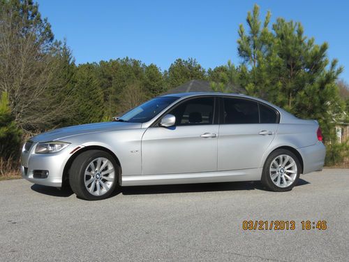 2011 bmw 328i loaded  9k *like new condition*