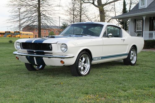1965 ford mustang fastback g.t. 350 replica