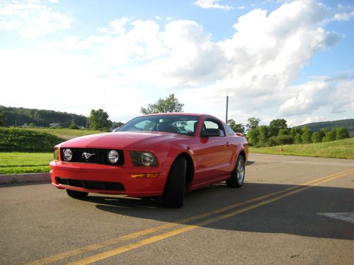 2007 ford mustang gt coupe- one owner, immaculate condition