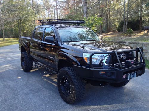 Sell used 2012 TOYOTA TACOMA TRD OFF-ROAD 4X4 DBL CAB CUSTOM OPTIONS in