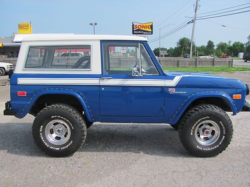 1975 ford bronco sport 4x4 lifted fuel injected v8 convertible