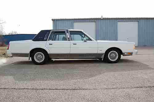 1989 Lincoln Town Car >> Sell used 1989 Lincoln town car signature series in ... 1989 Lincoln Town Car >> Sell used 1989 Lincoln town car signature series in ...