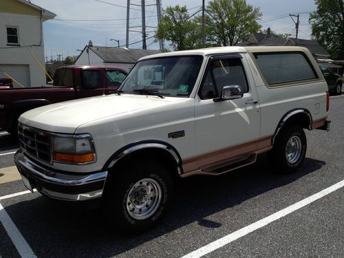 1995 ford bronco eddie bauer 5.0l well maintained, amazingly clean ! runs great