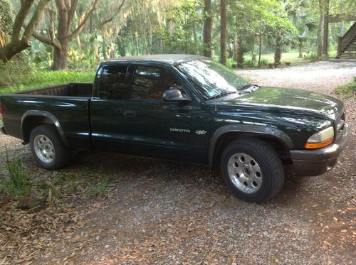 Sell used 2002 Dodge Dakota SXT Extended Cab Pickup 2-Door ...